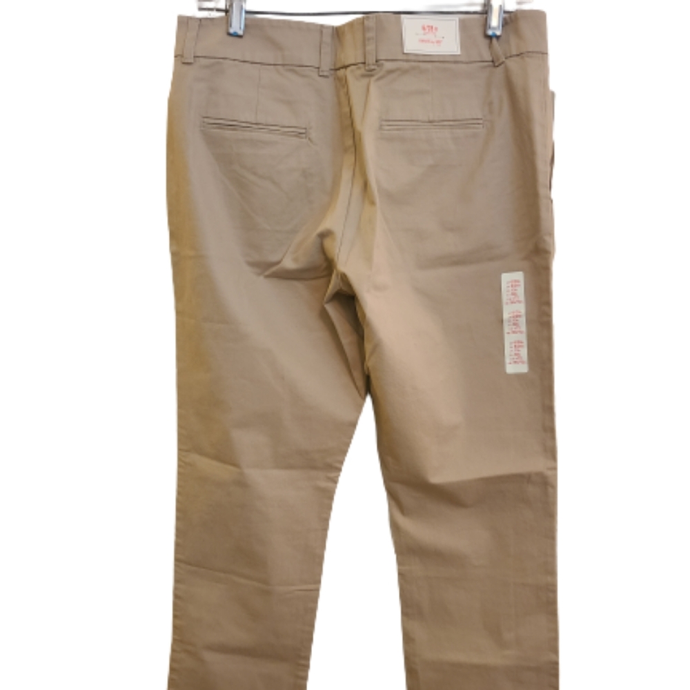 NWT Gap Khaki Pant - Picture 2 of 2